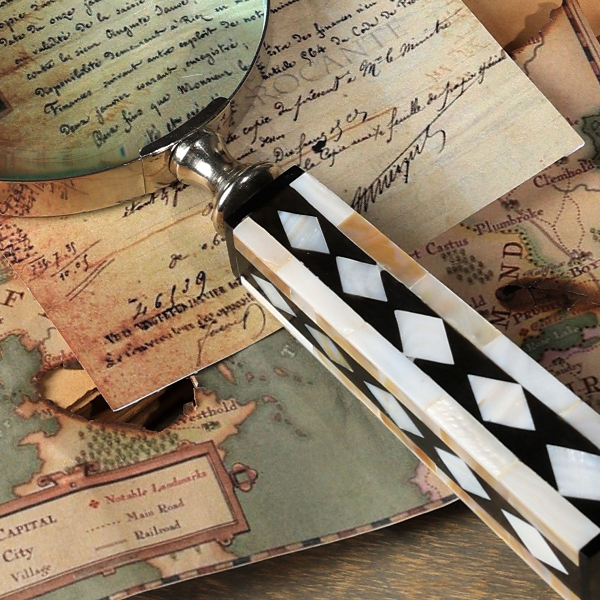 Handcrafted Magnifying Glass | Precision Detail View | Stylish Desk Accessory