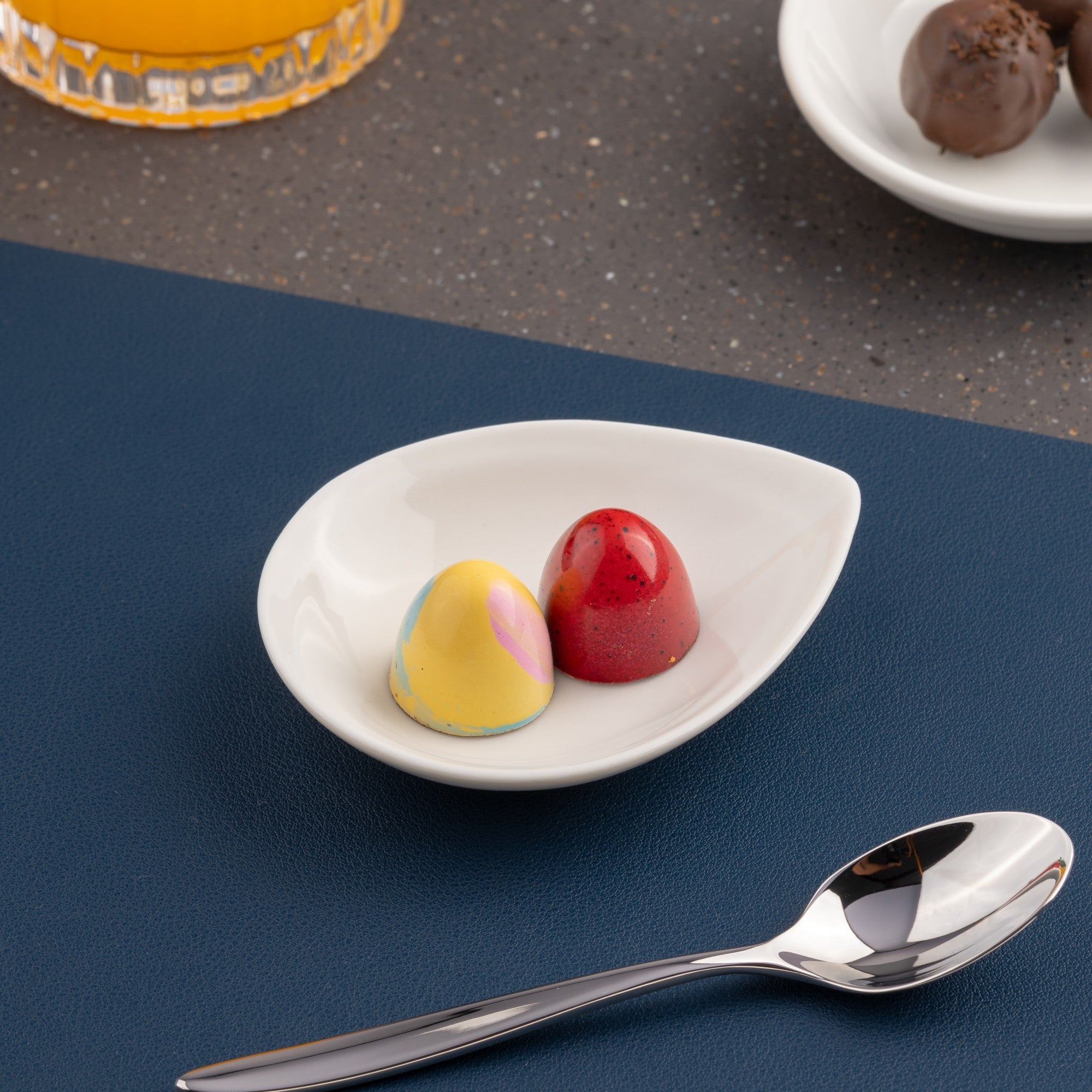 Single Pointed Dish | Porcelain, Ivory | Pack of 18