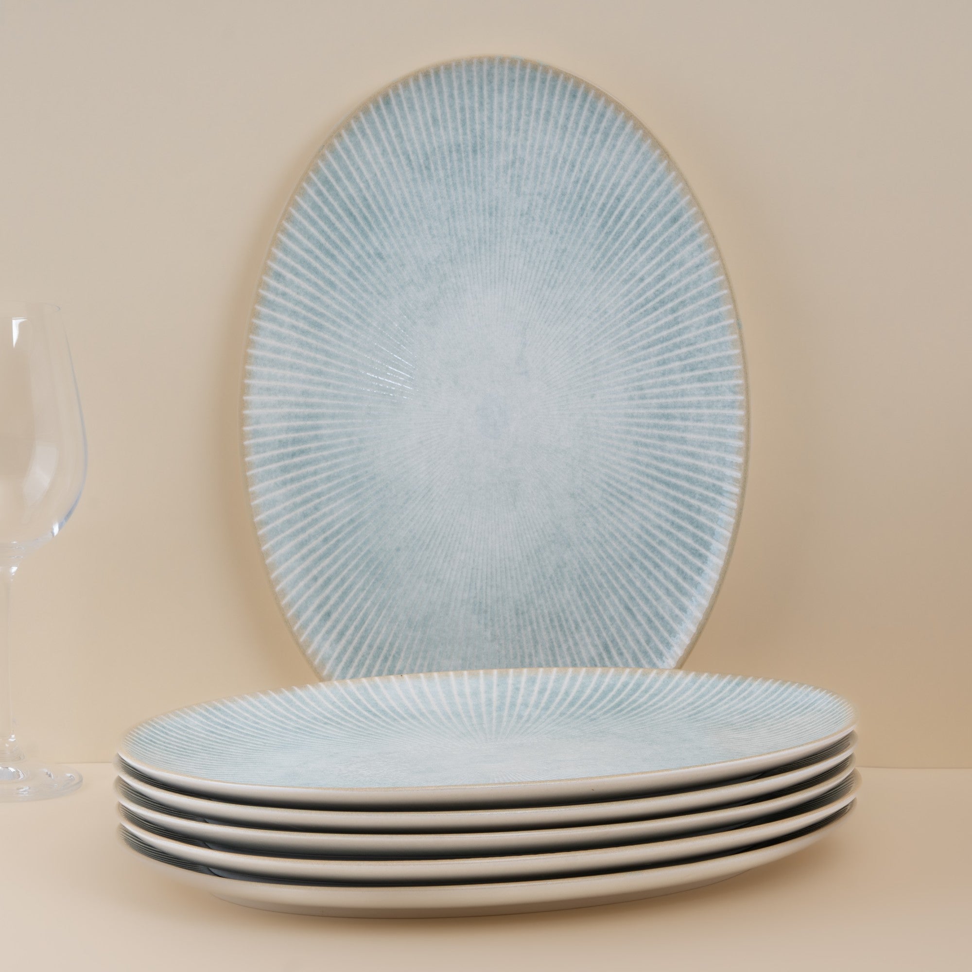 Oval Plate with Foot | Porcelain, 12,59" | Pack of 12