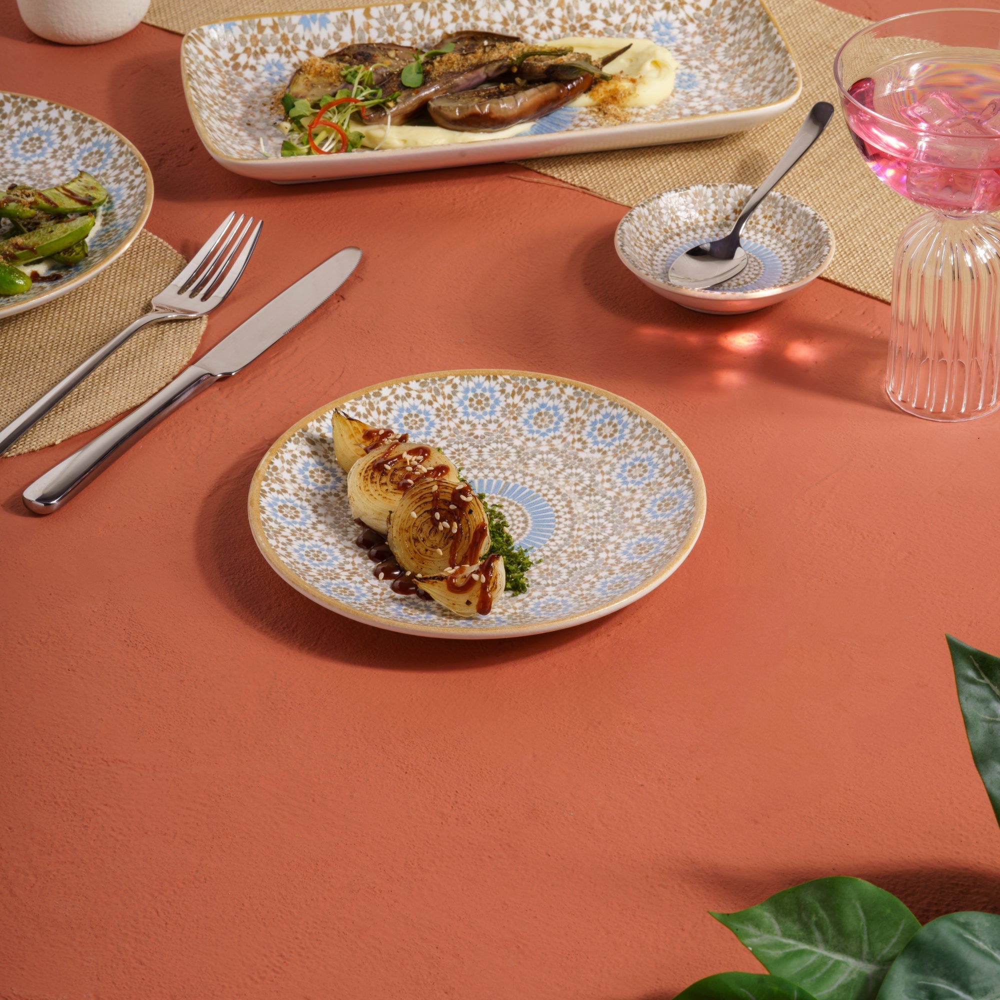Round Rimless Plates | Porcelain, Pack of 12