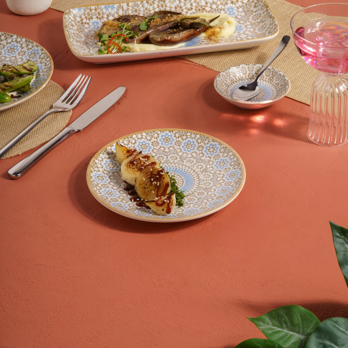 Round Rimless Plates | Porcelain, Pack of 12