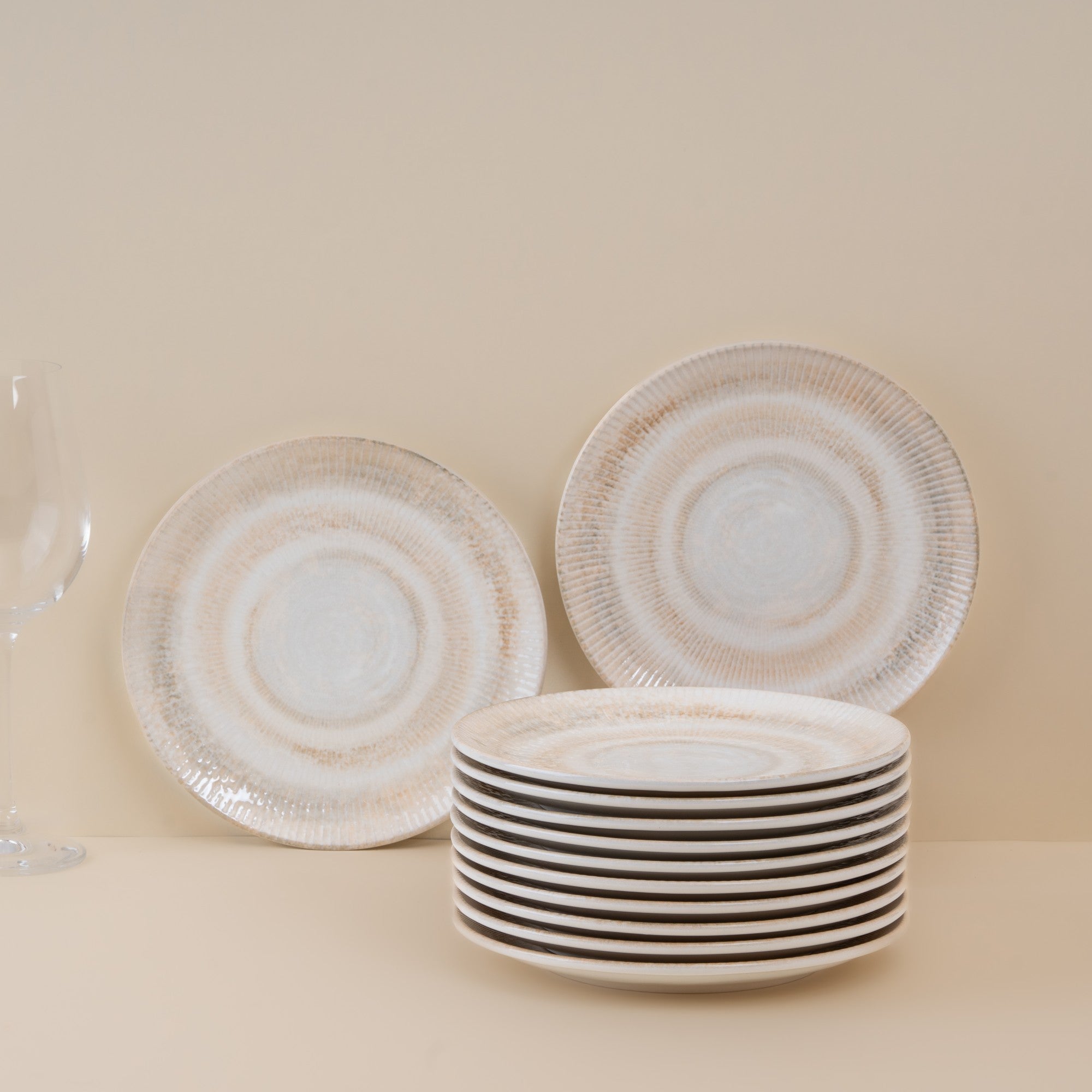Elegant Round Rimless Plate | Porcelain | Set of 12