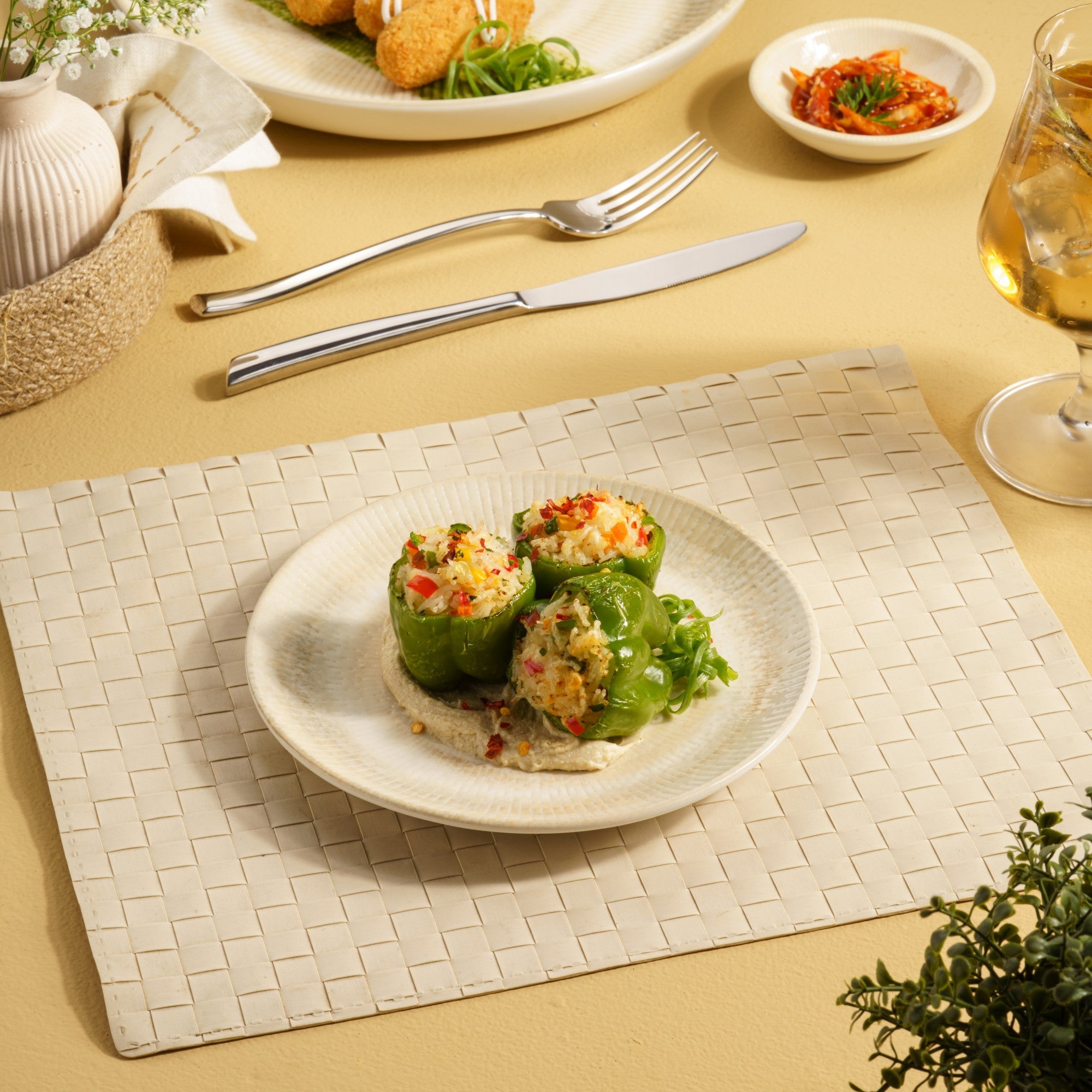 Elegant Round Rimless Plate | Porcelain | Set of 12